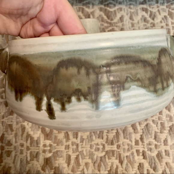 Green drip glaze pottery Bundt pan - Picture 4 of 4